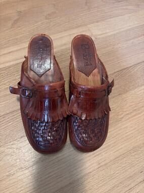 Vintage Brown Woven Leather Clogs Wood Cutout Wedge Kiltie Fringe Size 6M